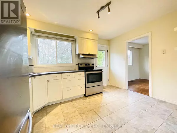 Oakville (wo West), ON L6L2T4,2249 WYANDOTTE DRIVE