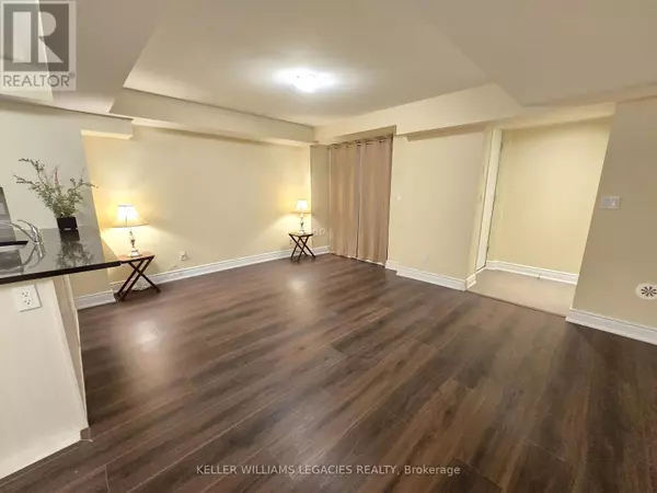 Toronto (etobicoke West Mall), ON M9C2Z7,7 Applewood LN #107