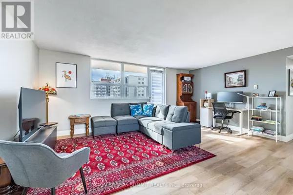 Burlington (roseland), ON L7H3M2,700 DYNES RD #618