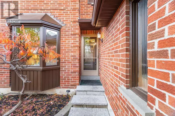 Mississauga (east Credit), ON L5N4M5,6236 CAMGREEN CIRCLE