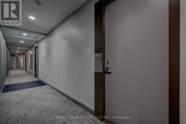 Toronto (islington-city Centre West), ON M8Z0C3,8 Fieldway RD #214