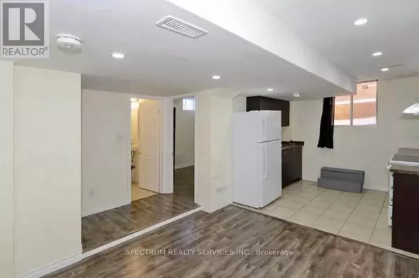 Brampton (credit Valley), ON L6Y0Z8,109 GEORGE ROBINSON DRIVE