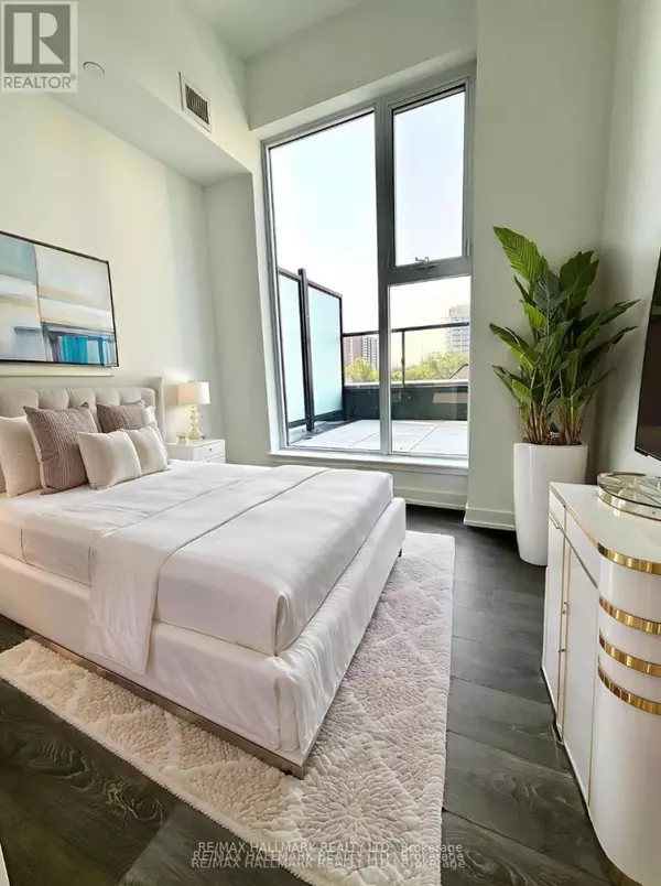 Burlington (brant), ON L7R0G9,370 Martha ST #402