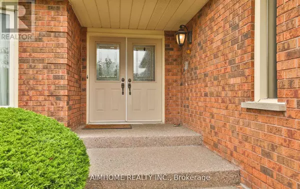 Oakville (ga Glen Abbey), ON L6M1W4,1339 WINDRUSH DRIVE