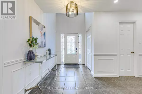 Oakville (ro River Oaks), ON L6H5P8,2075 BANBURY CRESCENT