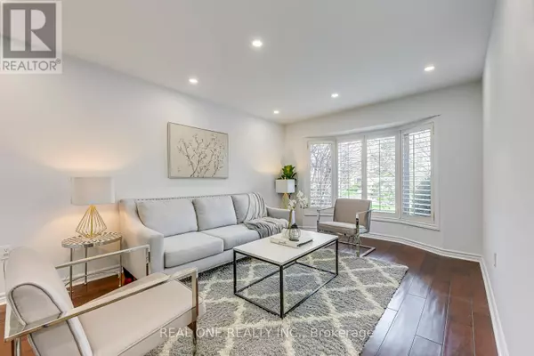 Oakville (ro River Oaks), ON L6H5P8,2075 BANBURY CRESCENT