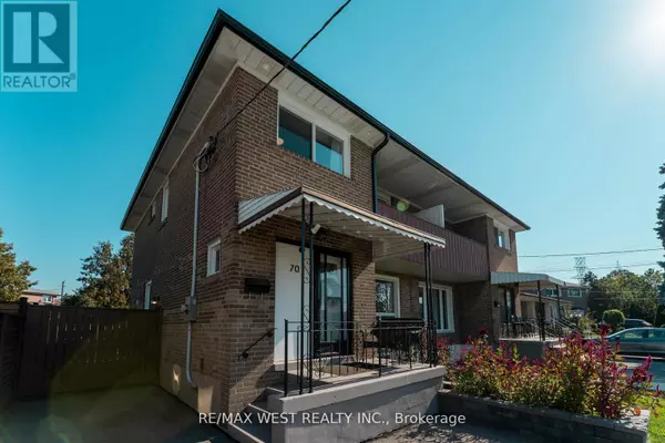 Toronto (black Creek), ON M3N1P6,70 WHEATSHEAF CRESCENT