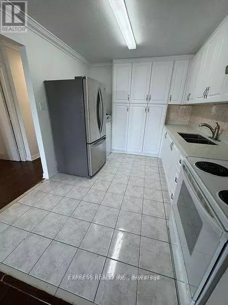 Mississauga (lakeview), ON L5E1E3,941A LAKESHORE ROAD E