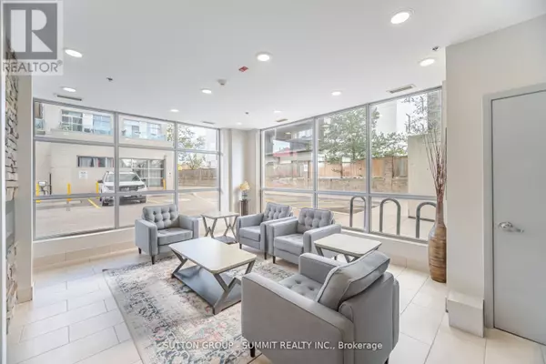 Toronto (weston), ON M9N0A2,2464 WESTON RD #401