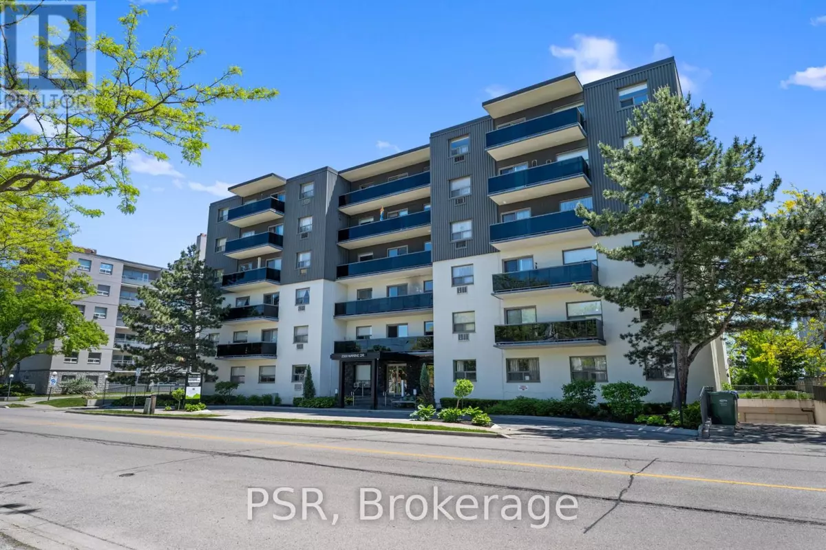 Oakville (br Bronte), ON L6L1C3,2300 Marine DR #304