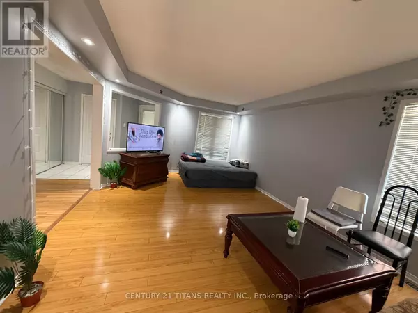 Brampton (sandringham-wellington), ON L6R2G9,3 SANDYSHORES DRIVE