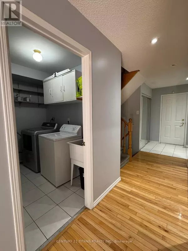 Brampton (sandringham-wellington), ON L6R2G9,3 SANDYSHORES DRIVE