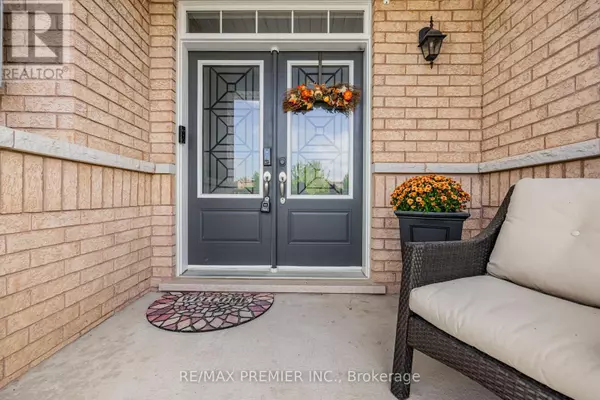 Milton (wi Willmott), ON L9T8K4,935 TRANSOM CRESCENT