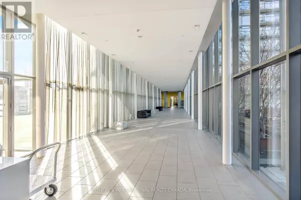 Toronto (high Park-swansea), ON M6S5B5,105 The Queensway AVE #1601