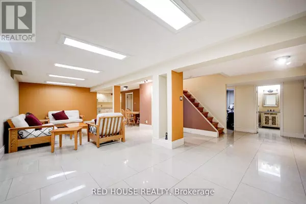 4450 Mayflower DR #Bsmt, Mississauga (hurontario), ON L5R1S6