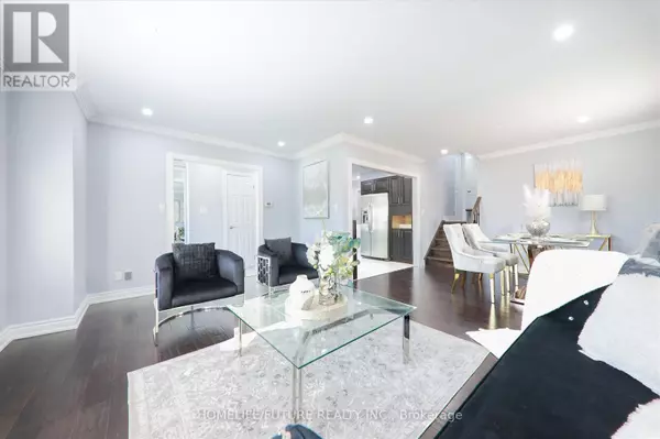 Toronto (west Humber-clairville), ON M9V1S2,43 Tamarisk DR #Main