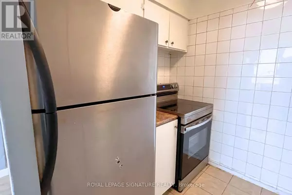 Toronto (yorkdale-glen Park), ON M6B2G9,200 Lotherton Pathway #1211