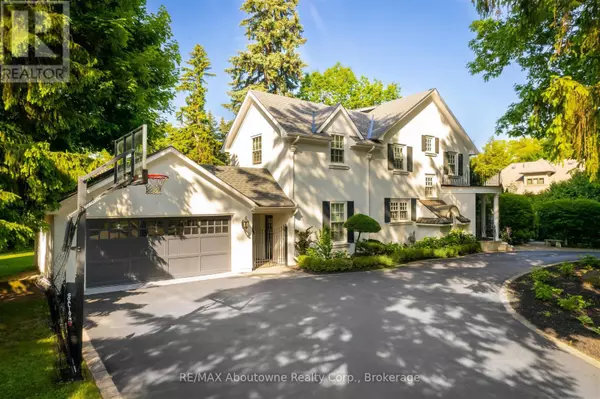 Oakville (oo Old Oakville), ON L6J3W8,317 GLOUCESTER AVENUE