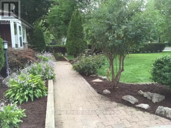 Oakville (br Bronte), ON L6L1V1,2438 HIXON STREET