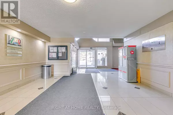 Toronto (islington-city Centre West), ON M9B6C6,366 The East Mall #103