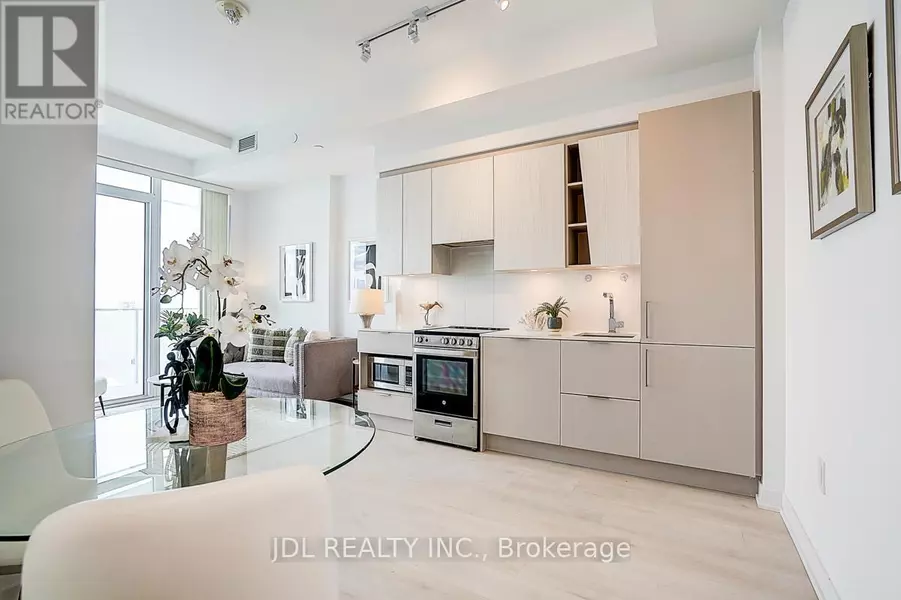 3900 Confederation Pkwy #3613, Mississauga (city Centre), ON L5B0M3