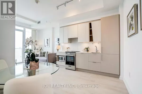 3900 Confederation Pkwy #3613, Mississauga (city Centre), ON L5B0M3