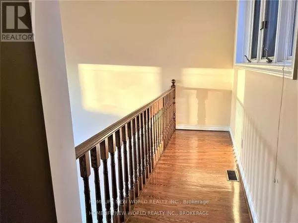 Toronto (yorkdale-glen Park), ON M6A2R9,8 Conland AVE #B