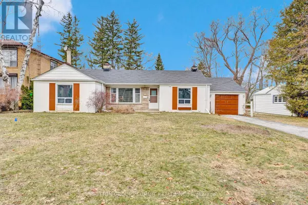 17 BEN MACHREE DRIVE, Mississauga (port Credit), ON L5H2S2