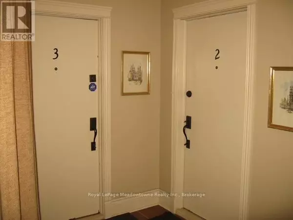 Milton (om Old Milton), ON L9T1N7,181 Main ST East #3