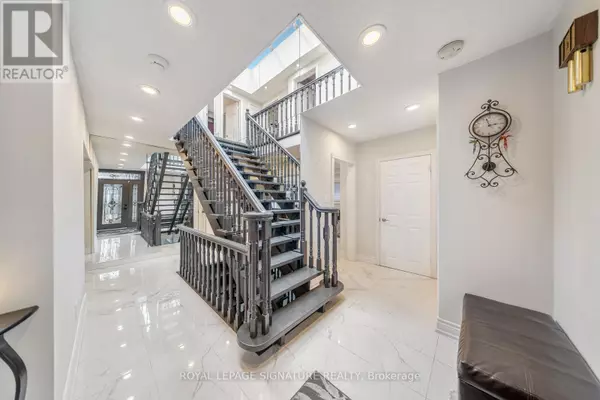 Toronto (mount Olive-silverstone-jamestown), ON M9V3R2,63 COLLINGDALE ROAD