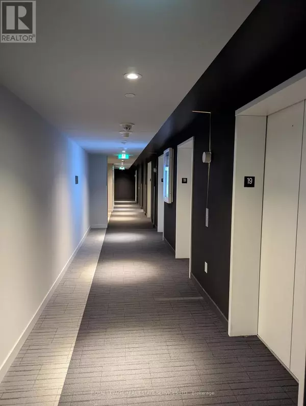 Mississauga (city Centre), ON L5B0M3,3900 Confederation Pkwy #1908