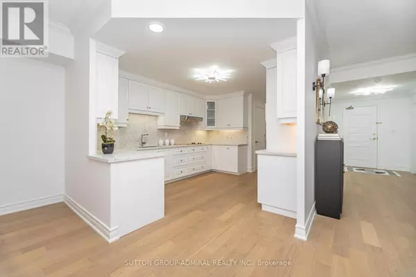 Toronto (edenbridge-humber Valley), ON M9A3B5,30 Anglesey BLVD #304