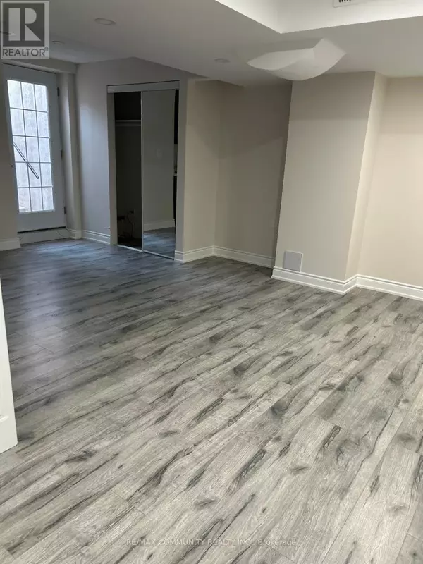 Brampton (sandringham-wellington), ON L6R0T5,65 SUMMITGREEN CRESCENT