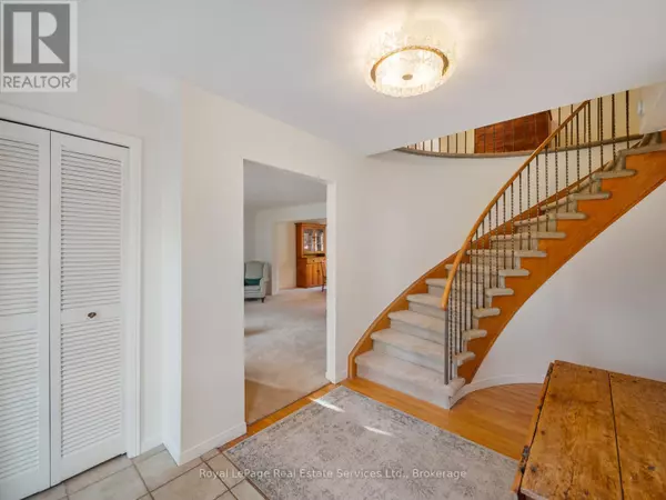 Oakville (mo Morrison), ON L6J5T3,1463 ALBION AVENUE