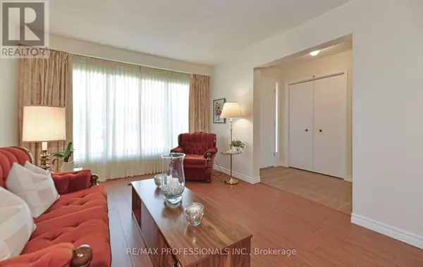 Mississauga (cooksville), ON L5B2B7,2326 DOROTHEA COURT