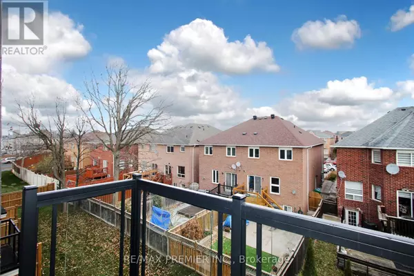 Mississauga (east Credit), ON L5V2V9,5893 SAIGON STREET