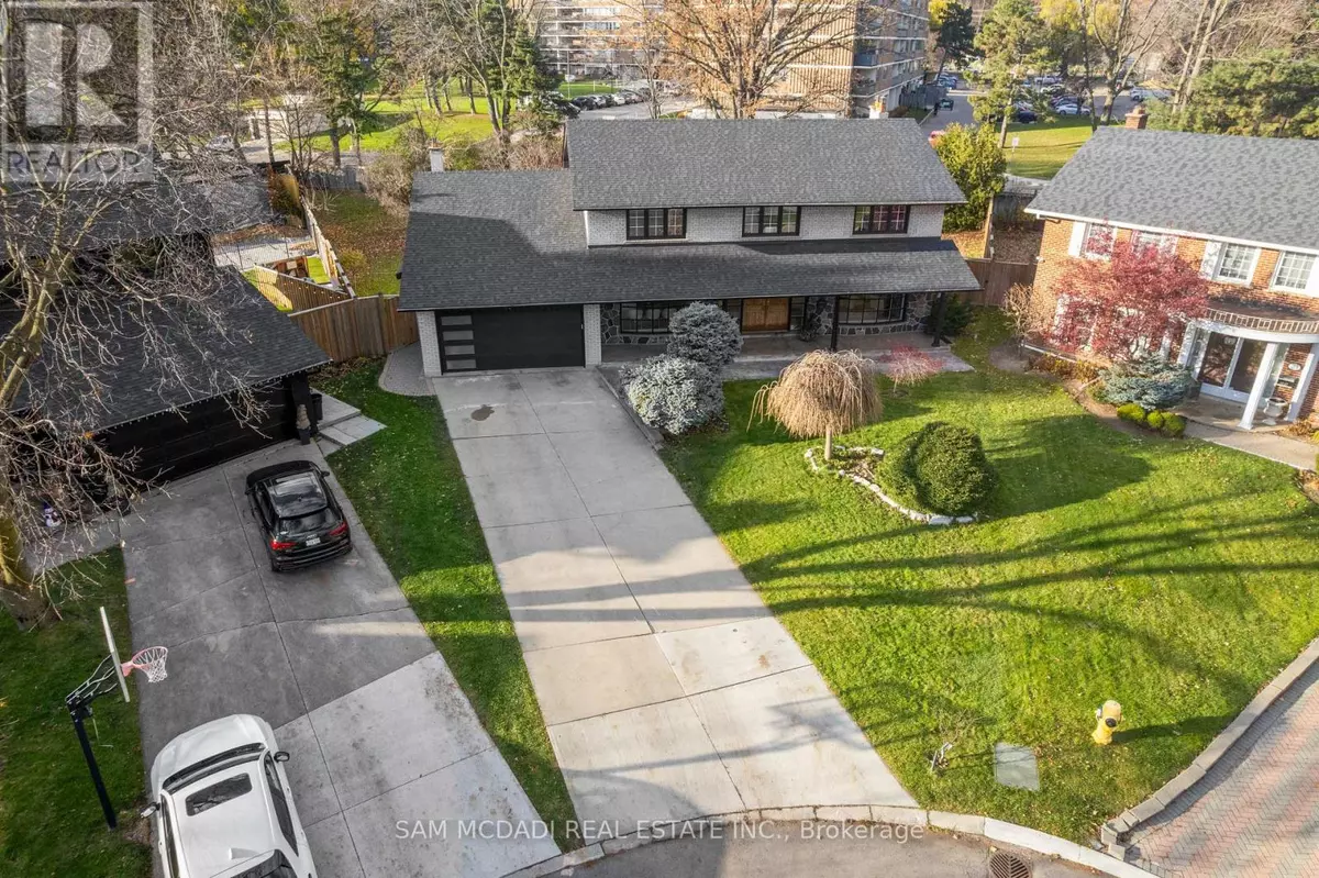 Toronto (princess-rosethorn), ON M9B5Y9,22 RICHDALE COURT