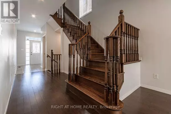 Oakville (go Glenorchy), ON L6M0S7,3062 JANICE DRIVE