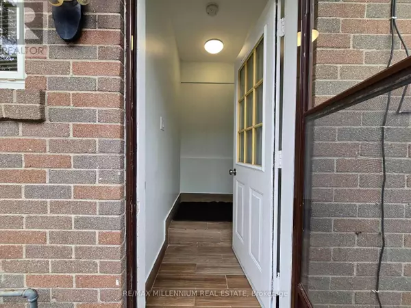 144 Clarence ST #Bsmt, Brampton (brampton East), ON L6W1S9