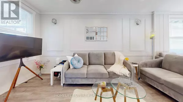 Toronto (mimico), ON M8V1X5,82 HEMAN STREET