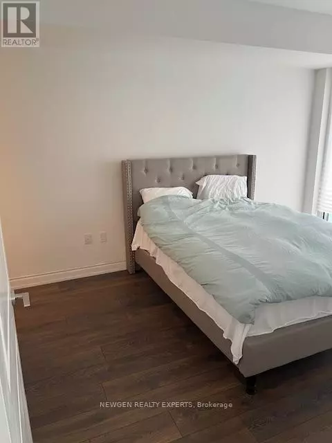 Milton (de Dempsey), ON L9T9M3,1050 Main ST East #227