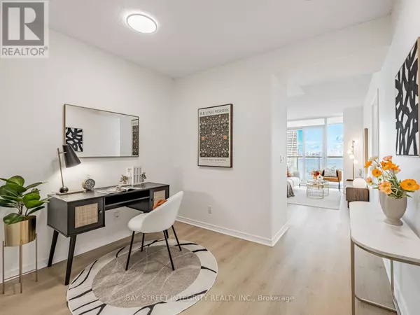 Toronto (mimico), ON M8V0B2,2230 Lakeshore BLVD West #2706