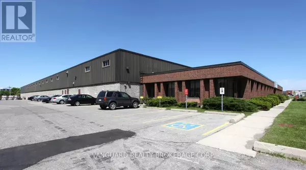 Toronto (york University Heights), ON M3J2W9,300 Steeprock DR #1