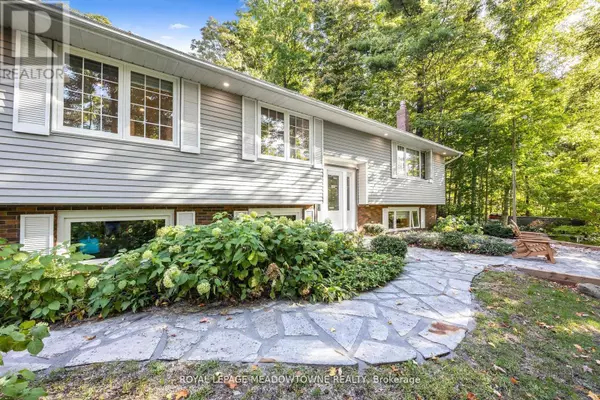 Milton (campbellville), ON L0P1B0,106 CAMPBELL AVENUE E