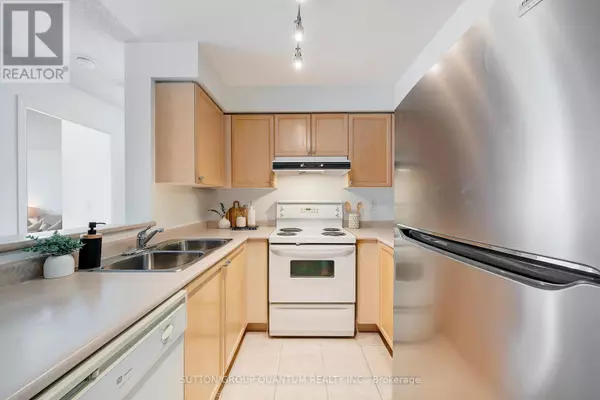 Mississauga (central Erin Mills), ON L5M6Z7,2585 Erin Centre Blvd. BLVD #703