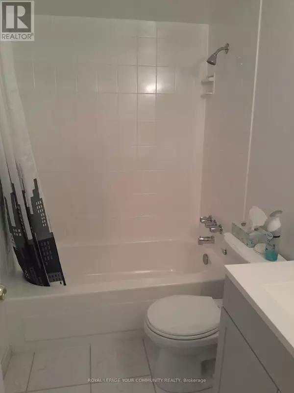 Toronto (glenfield-jane Heights), ON M3N2L5,5 Frith RD #404