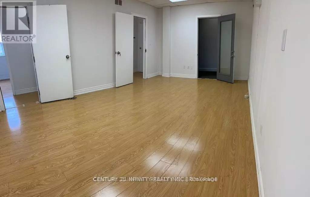 Oakville (co Central), ON L6K3B6,323 Kerr ST #207