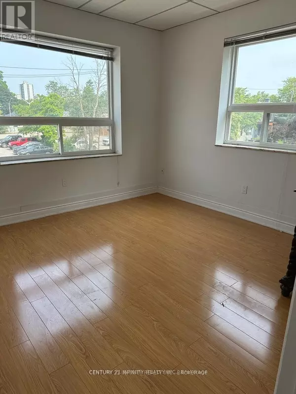 Oakville (co Central), ON L6K3B6,323 Kerr ST #207