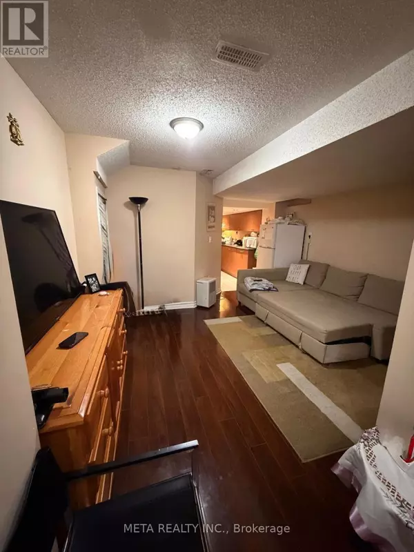 4757 BLUEFEATHER, BSMT. LANE, Mississauga (hurontario), ON L5R0C8