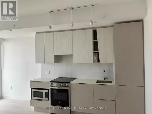 Mississauga (city Centre), ON L5B0M3,3900 confederation pkwy Pkwy #3802